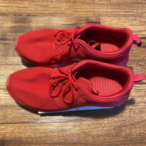 Tripe Red Nike Roshe Size 9 - Picture 5 of 5